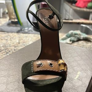 Women’s Gucci heels olive green suede new with box ankle strap